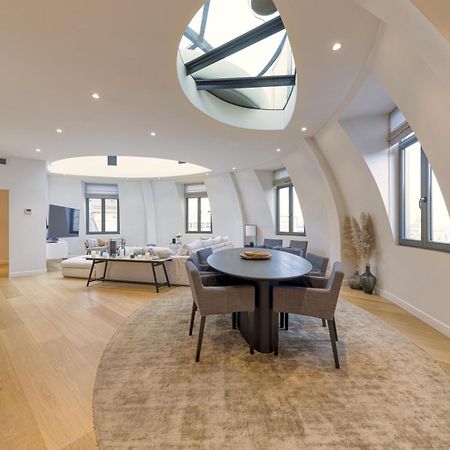 בריסל Triplex Penthouse In The City Center מראה חיצוני תמונה