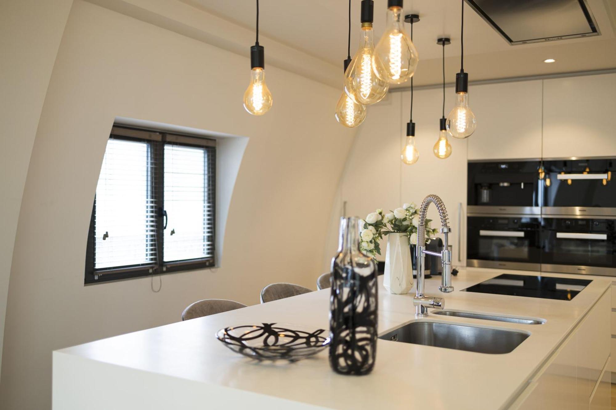בריסל Triplex Penthouse In The City Center מראה חיצוני תמונה