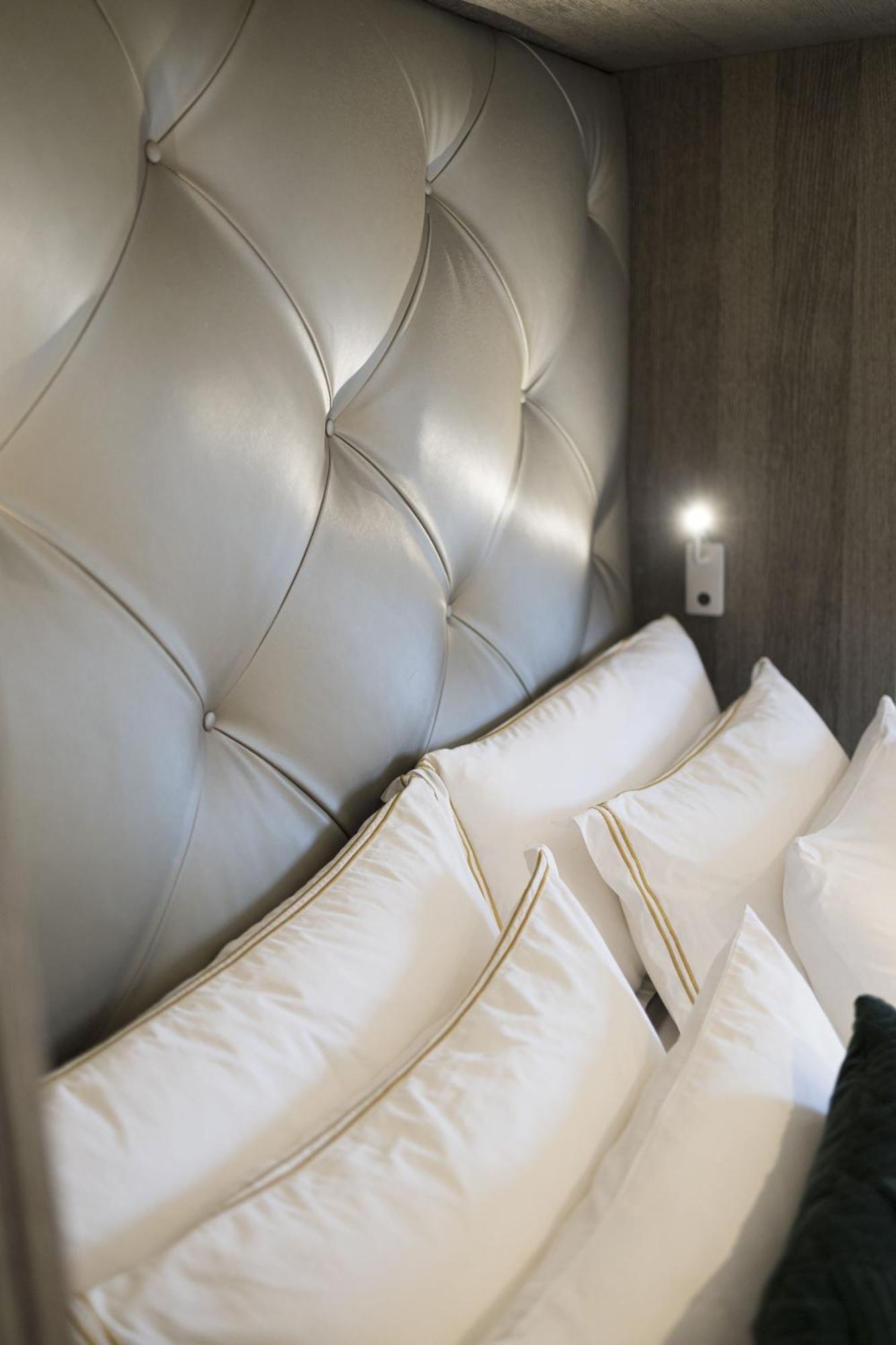 בריסל Triplex Penthouse In The City Center מראה חיצוני תמונה