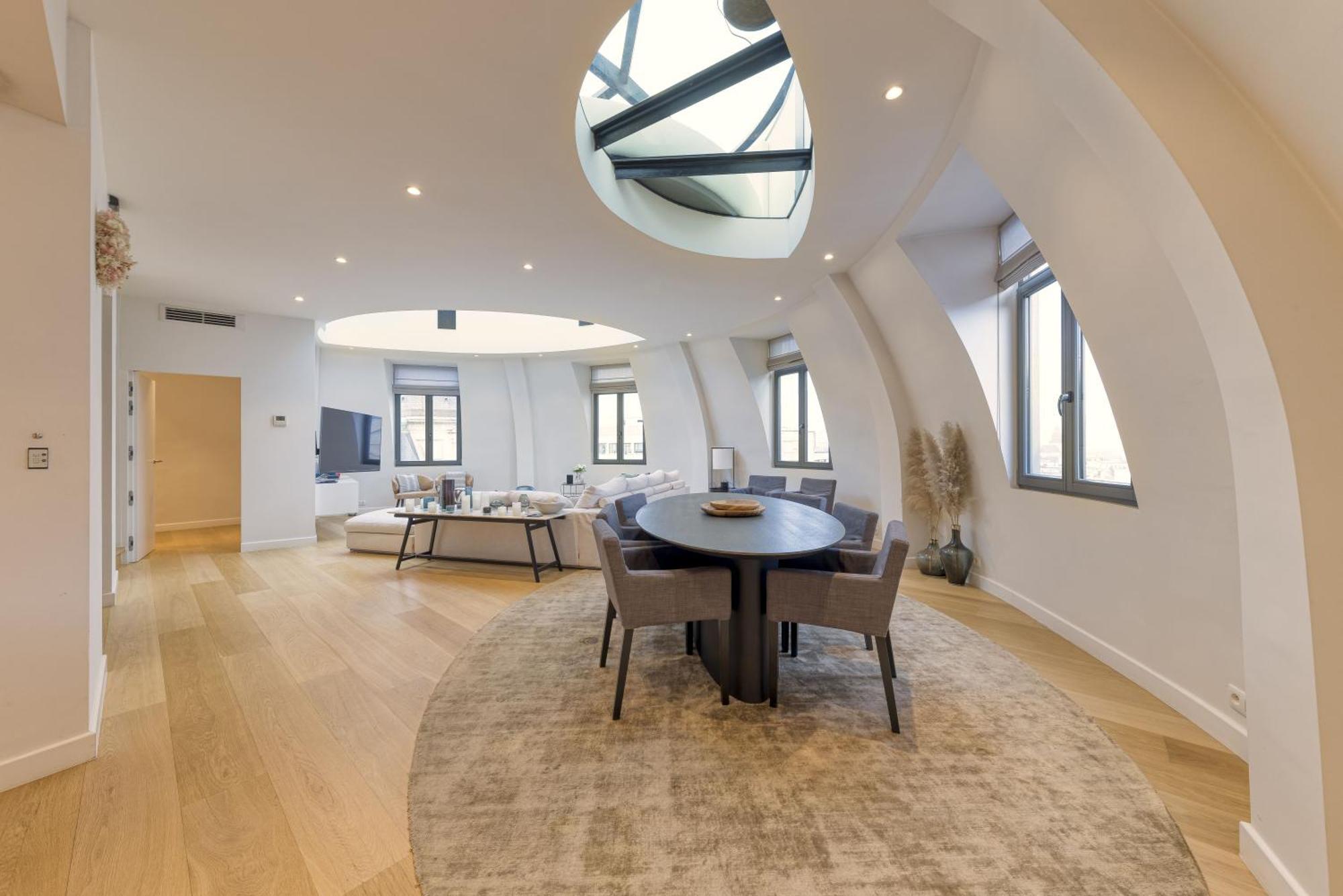 בריסל Triplex Penthouse In The City Center מראה חיצוני תמונה