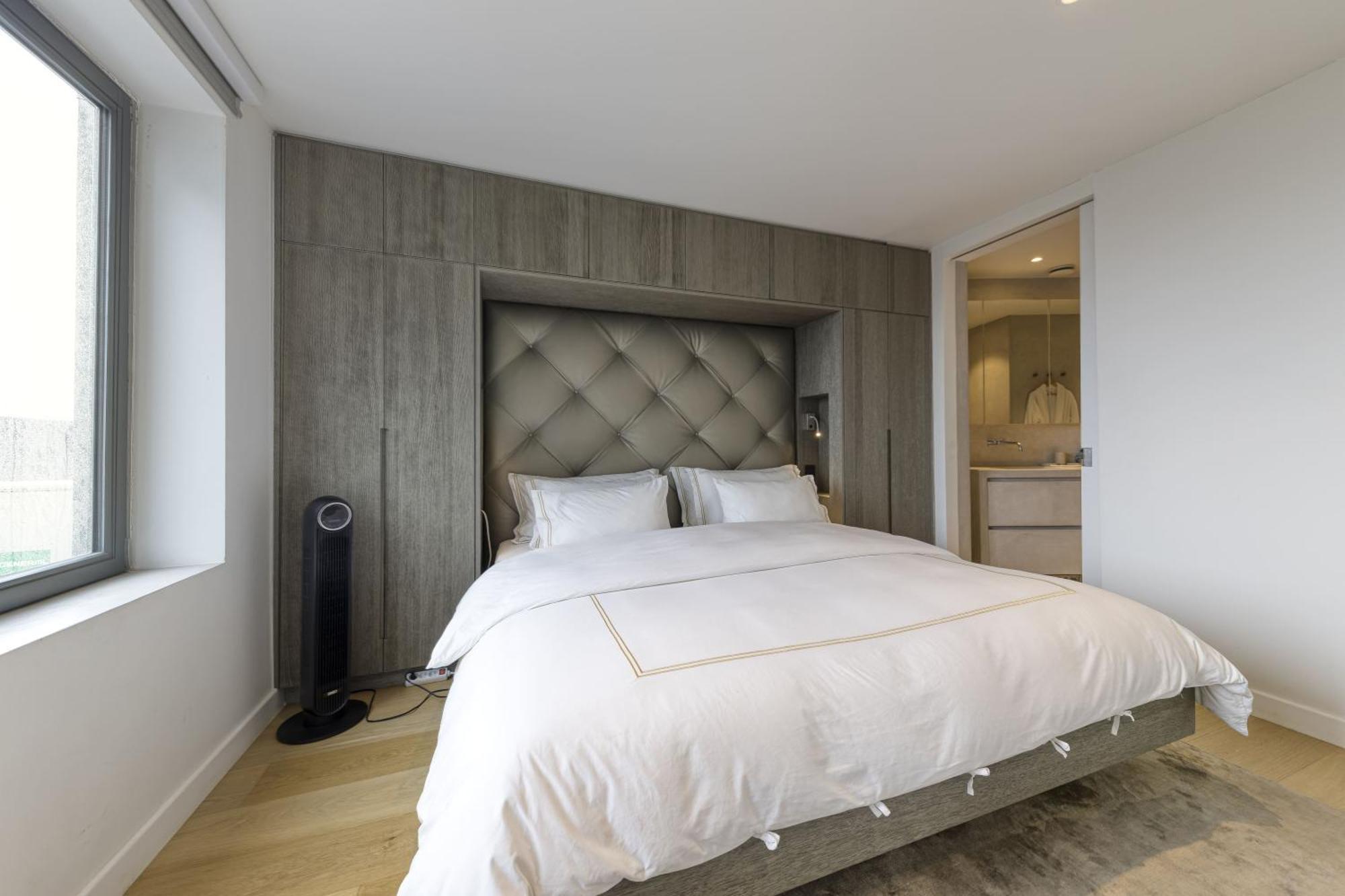 בריסל Triplex Penthouse In The City Center מראה חיצוני תמונה