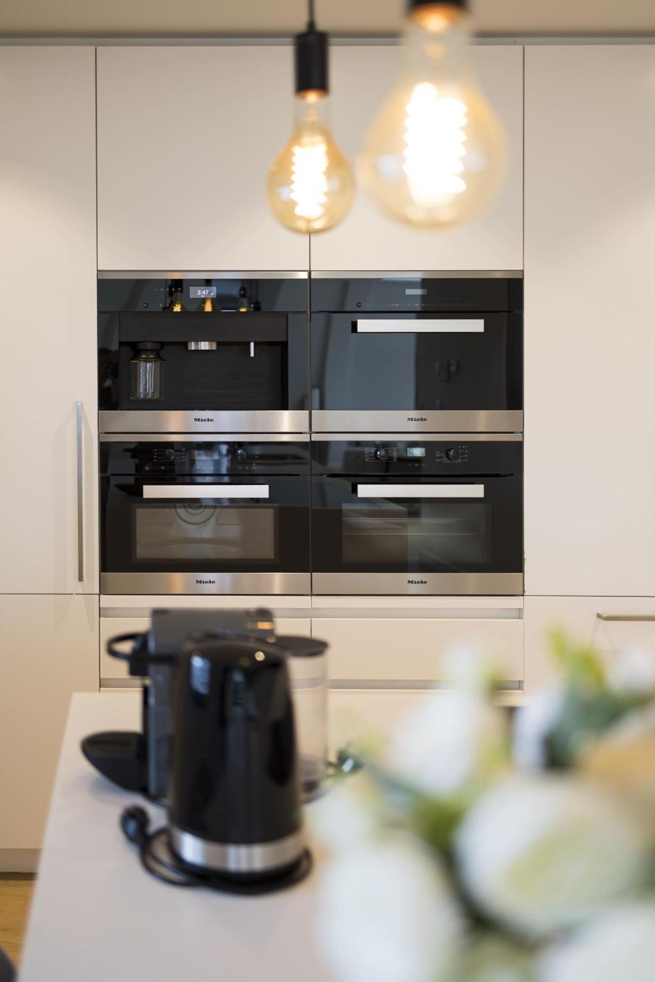 בריסל Triplex Penthouse In The City Center מראה חיצוני תמונה